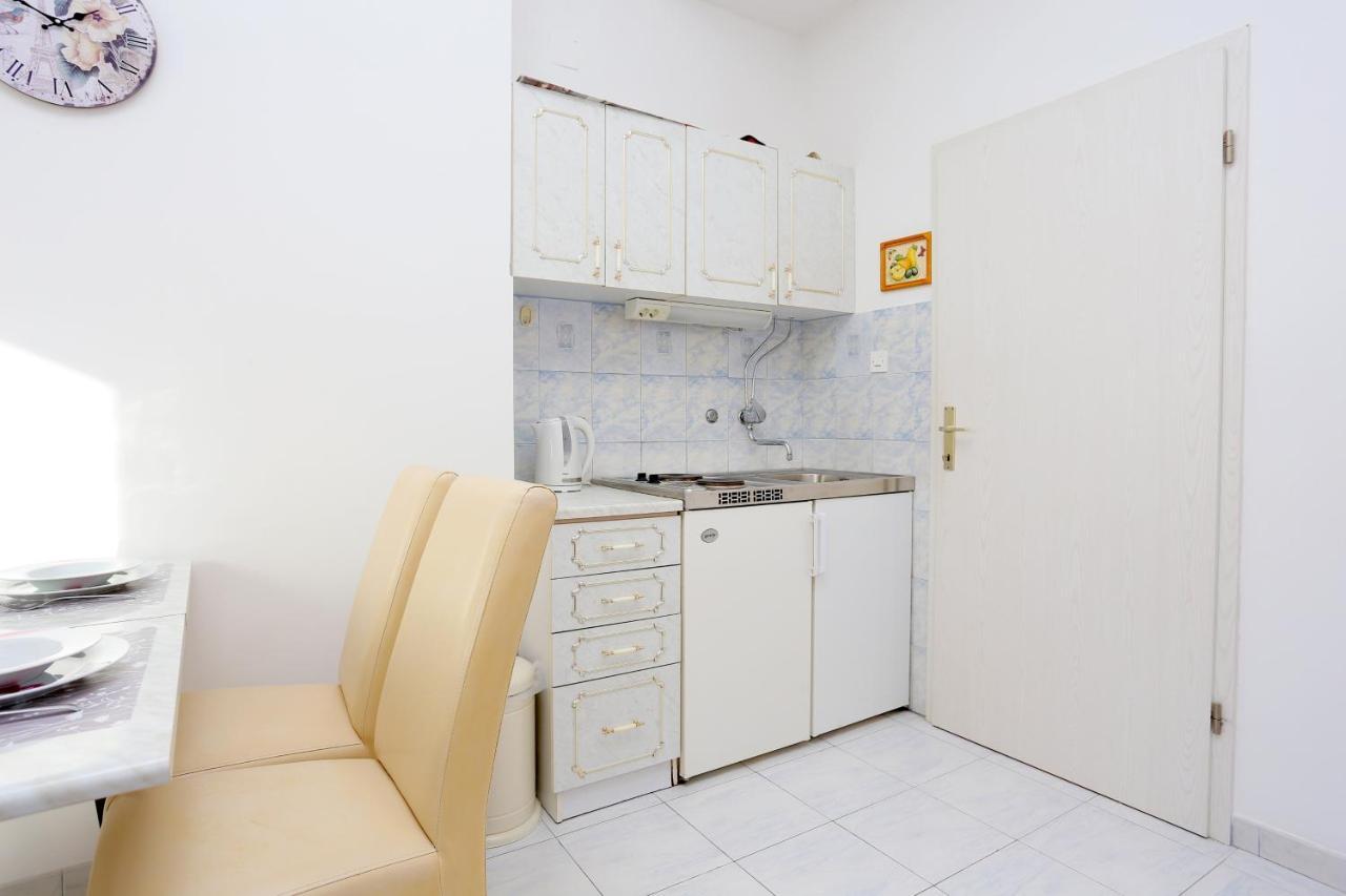 Apartments And Rooms With Parking Space Kastel Stafilic, Kastela - 18673 Εξωτερικό φωτογραφία