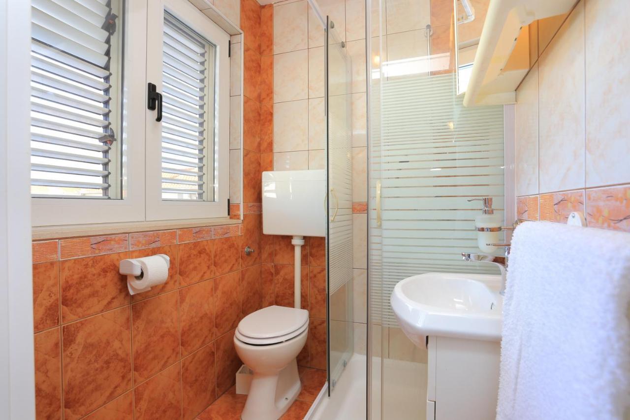 Apartments And Rooms With Parking Space Kastel Stafilic, Kastela - 18673 Εξωτερικό φωτογραφία