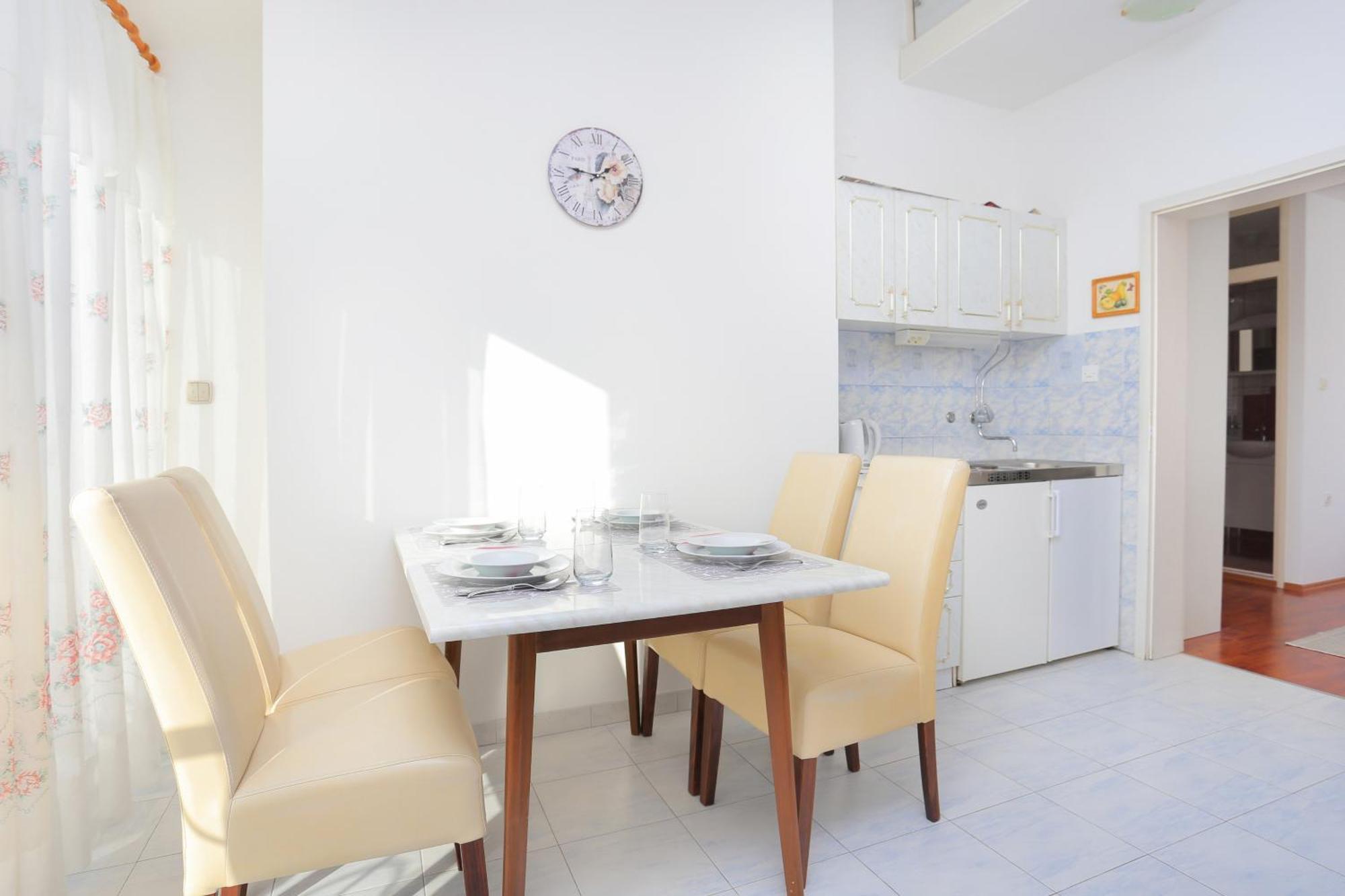 Apartments And Rooms With Parking Space Kastel Stafilic, Kastela - 18673 Δωμάτιο φωτογραφία