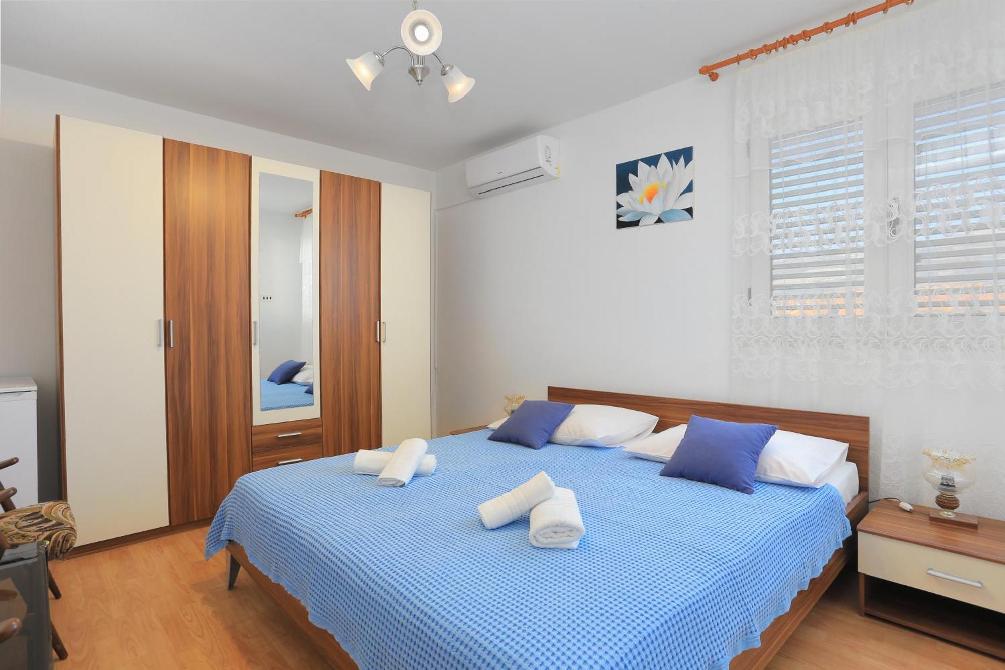 Apartments And Rooms With Parking Space Kastel Stafilic, Kastela - 18673 Δωμάτιο φωτογραφία